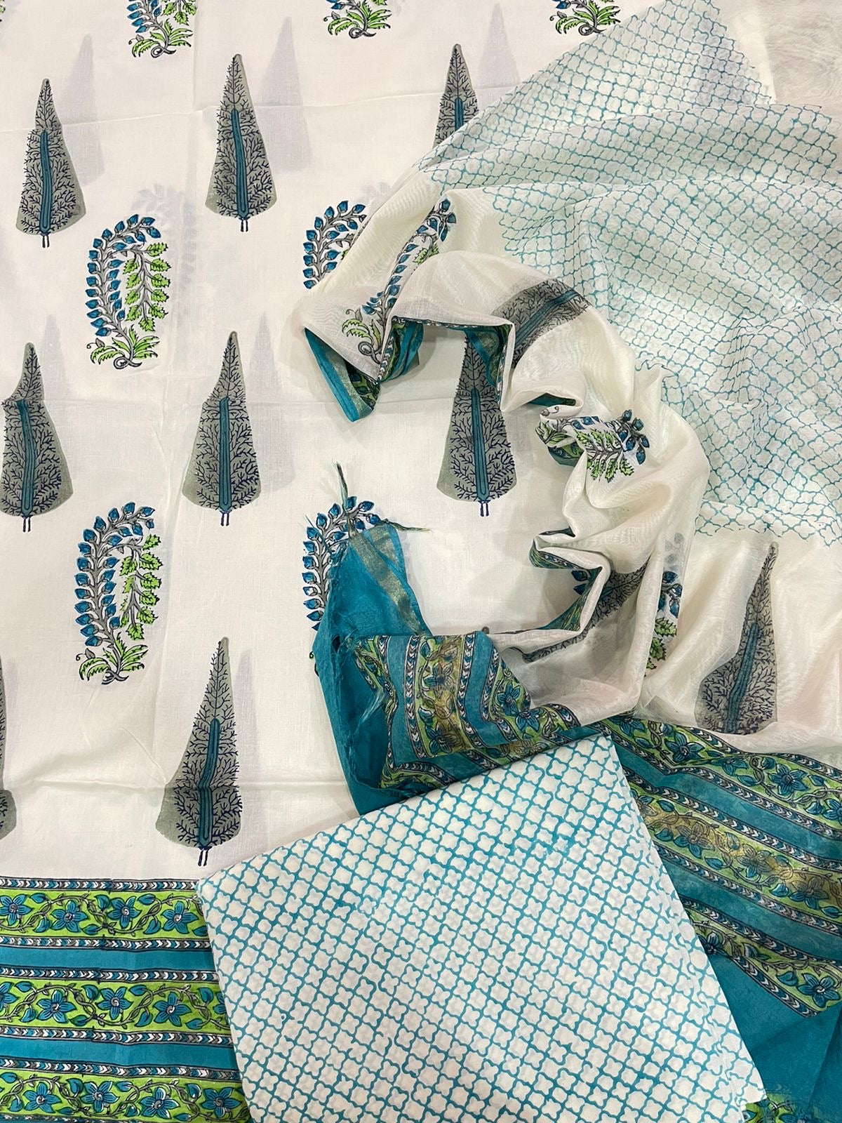 Chanderi Dupatta with unstitched Block Pure Cotton Kurta Set