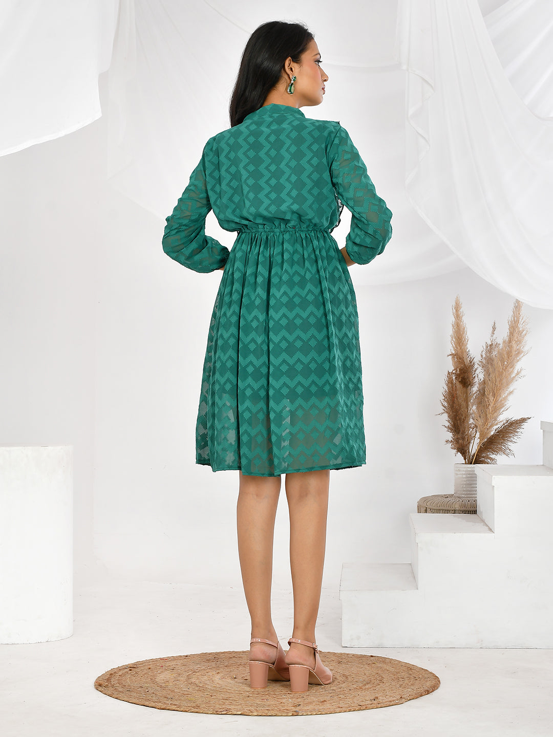 Shop This stylish and elegant dress features a vibrant green print, making it perfect for parties and special occasions. Designed for girls and women, it combines fashion with comfort for a flattering and confident look. Upgrade your wardrobe with this versatile piece that will make you stand out in any crowd.