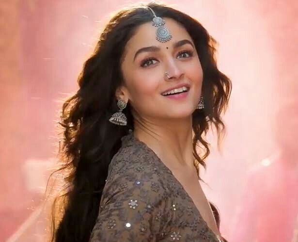 Celebrate Navratri in Style: Stunning Dandiya Jewellery for Every Look