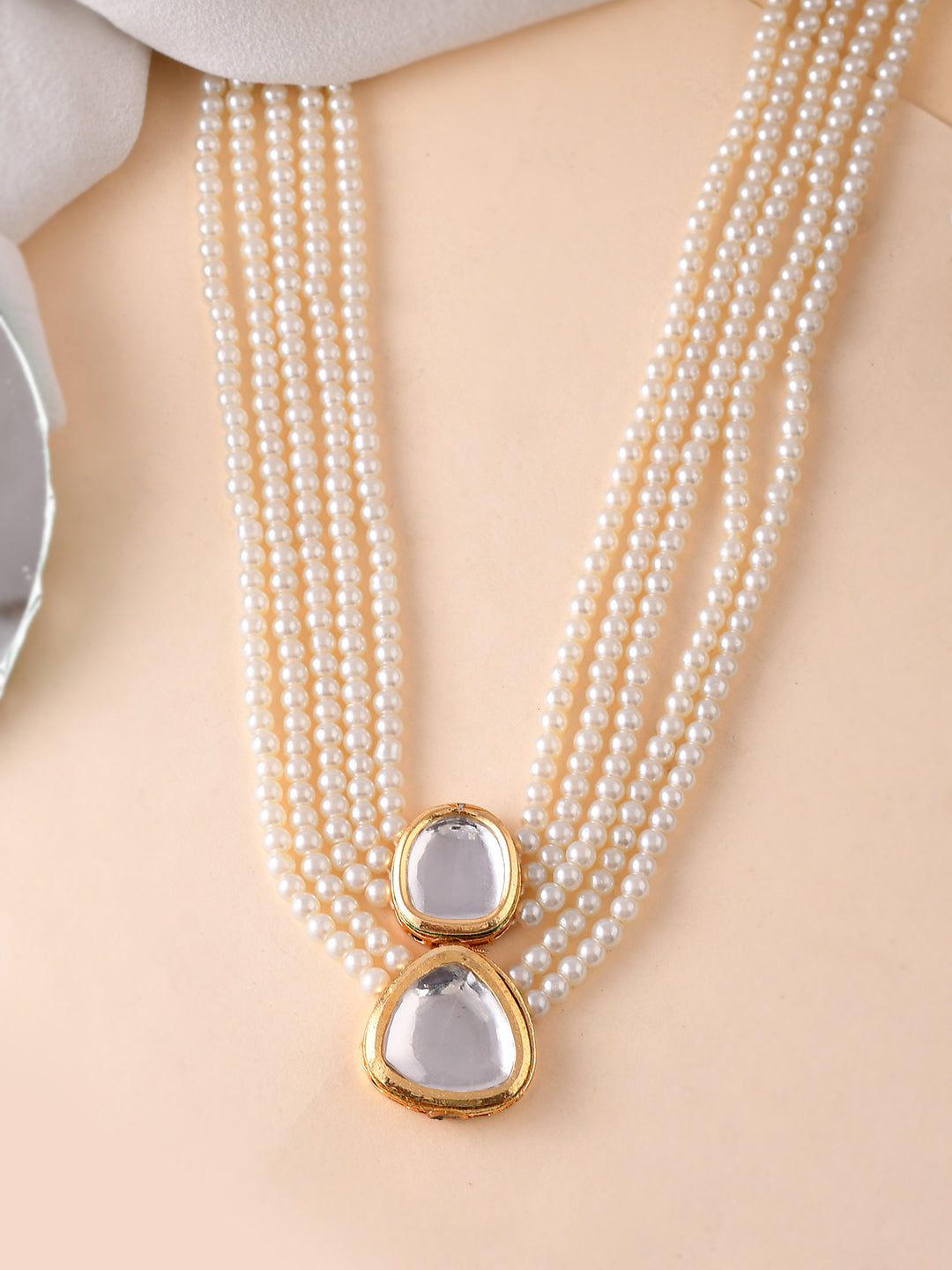 Pearl Necklace with Gold Accents and Gemstone Detailing