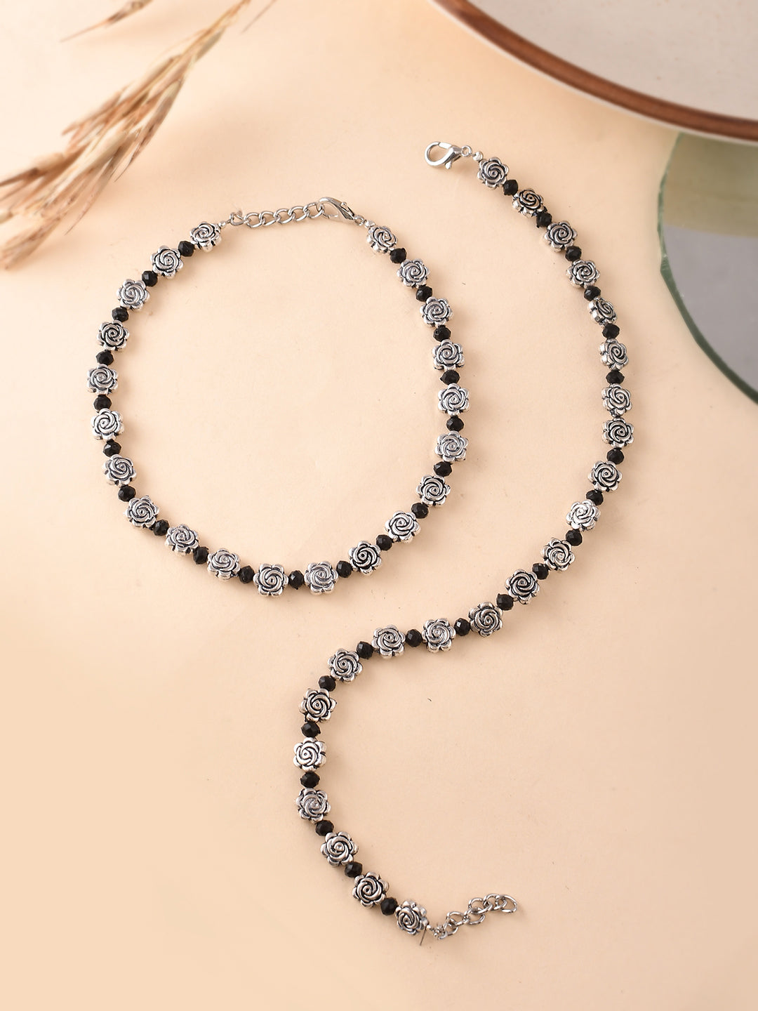 stylish Silver-Plated Flowers Beaded  Anklet