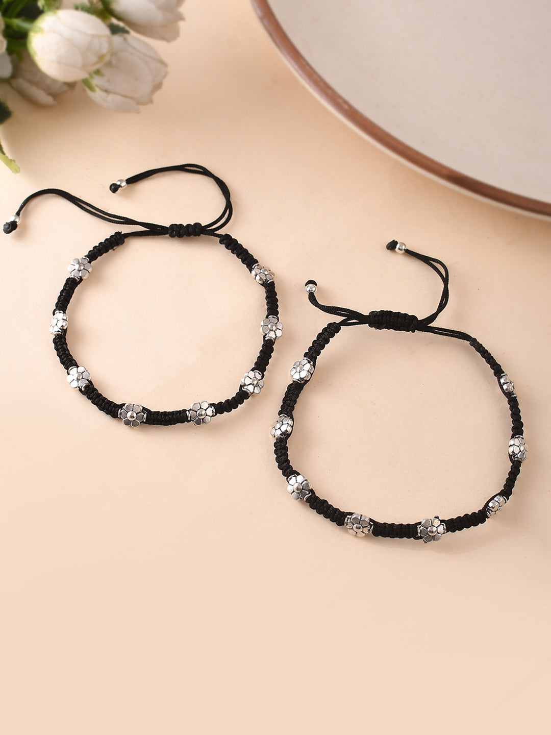 Trending Silver-Plated Flowers Beaded Threaded Anklet