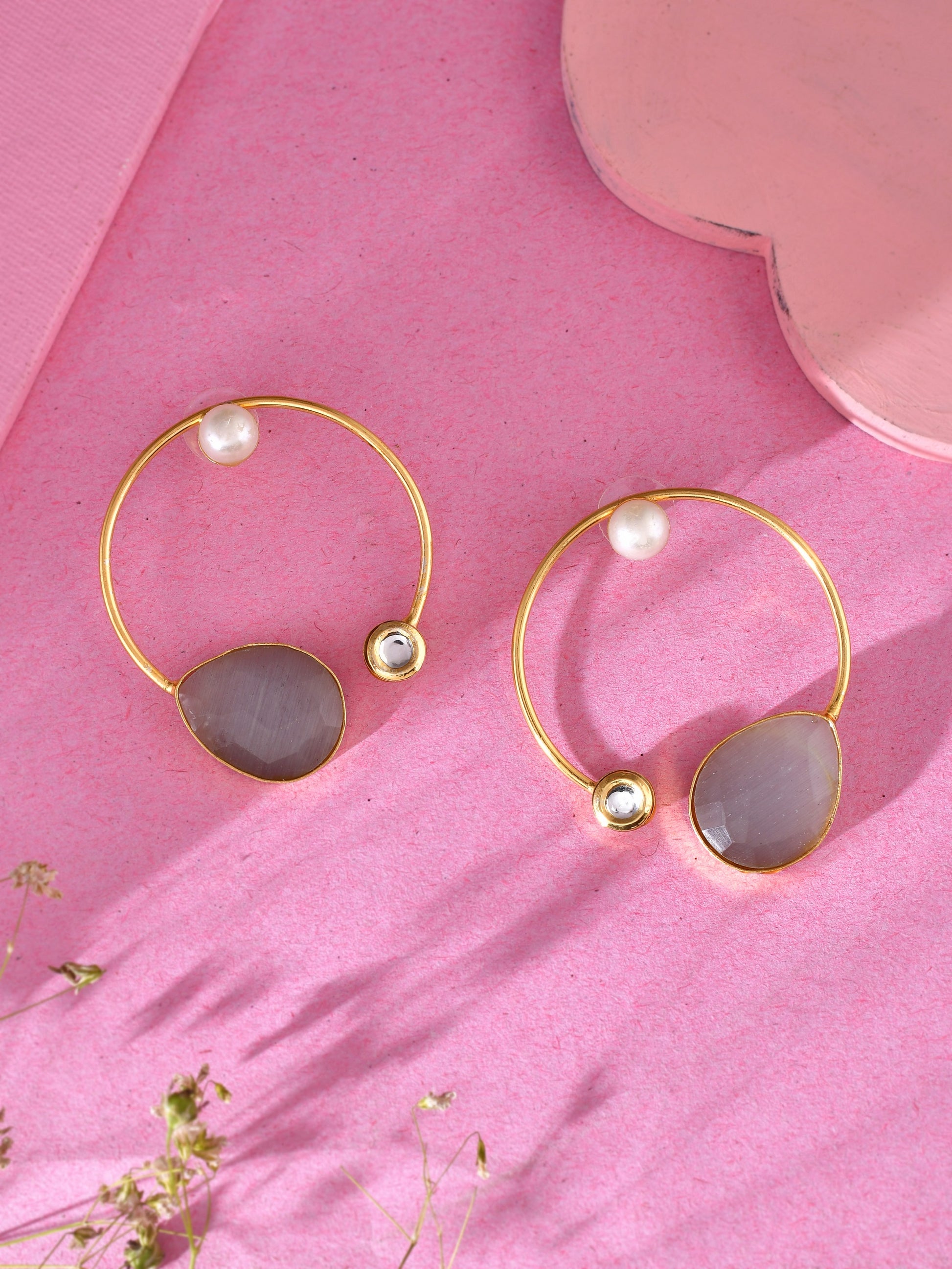 Circuler Hoop Earrings For Classic Look