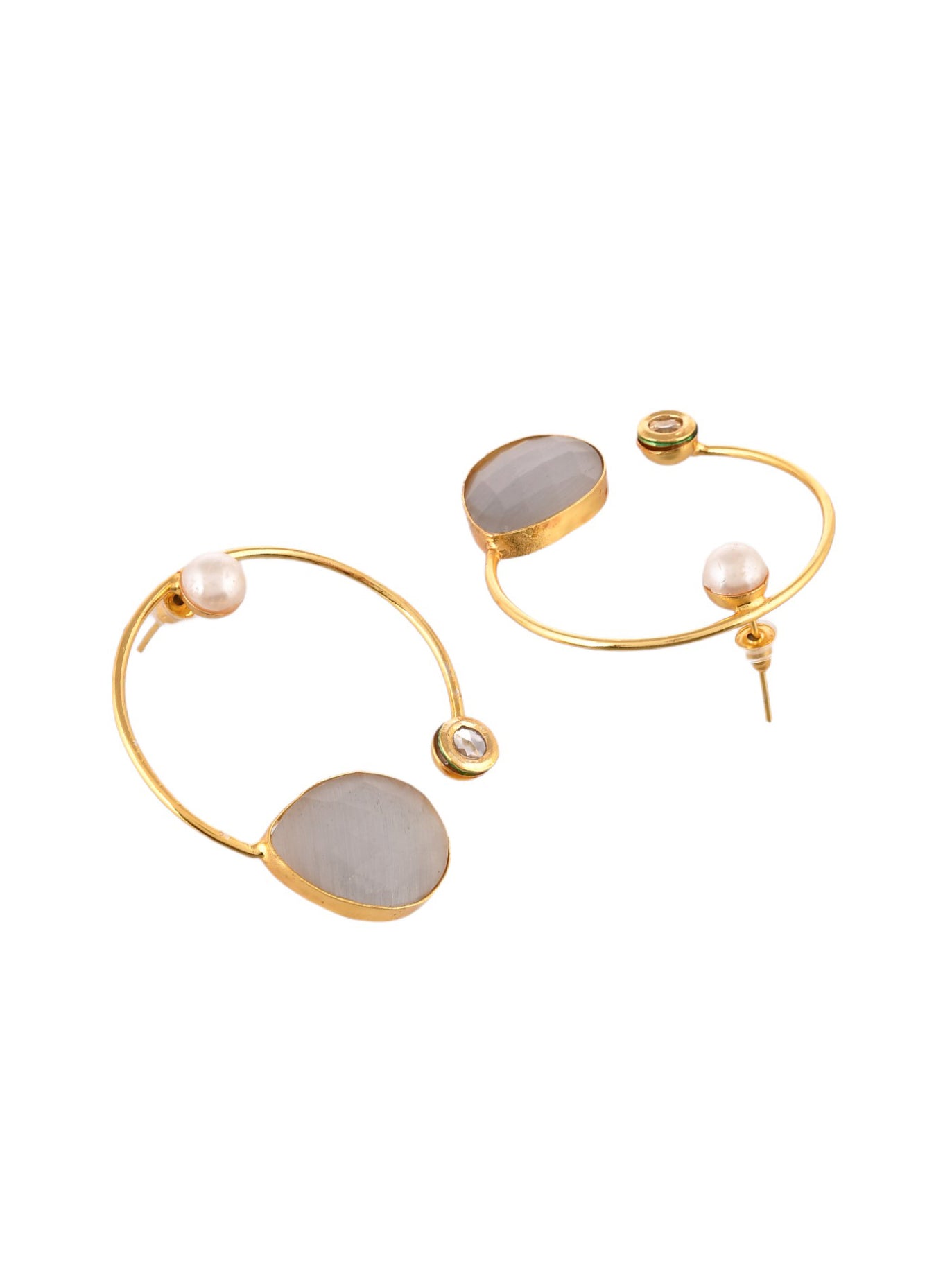 Circuler Hoop Earrings For Classic Look