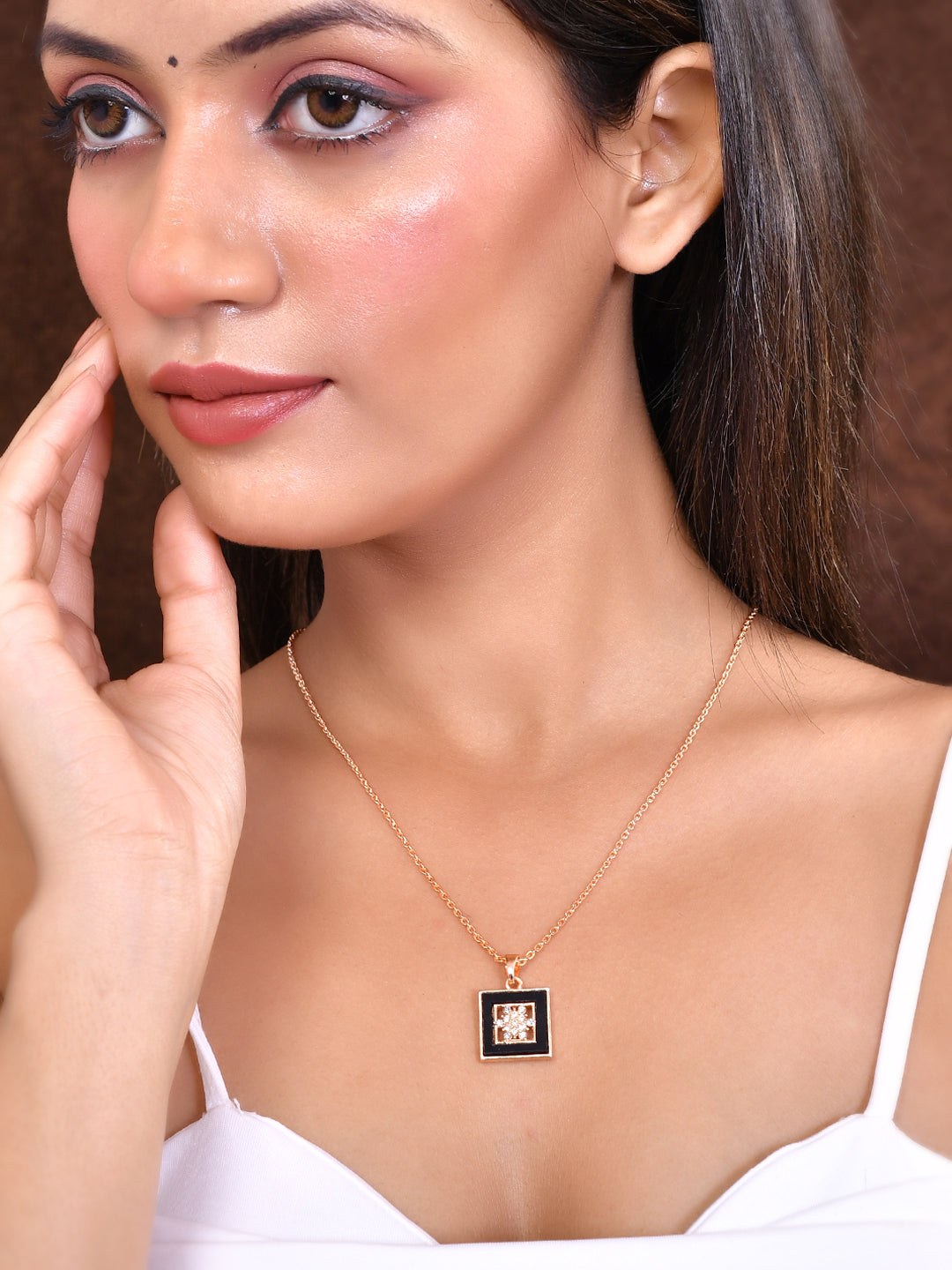 Single Line Pendent | Locket For Women & Girls