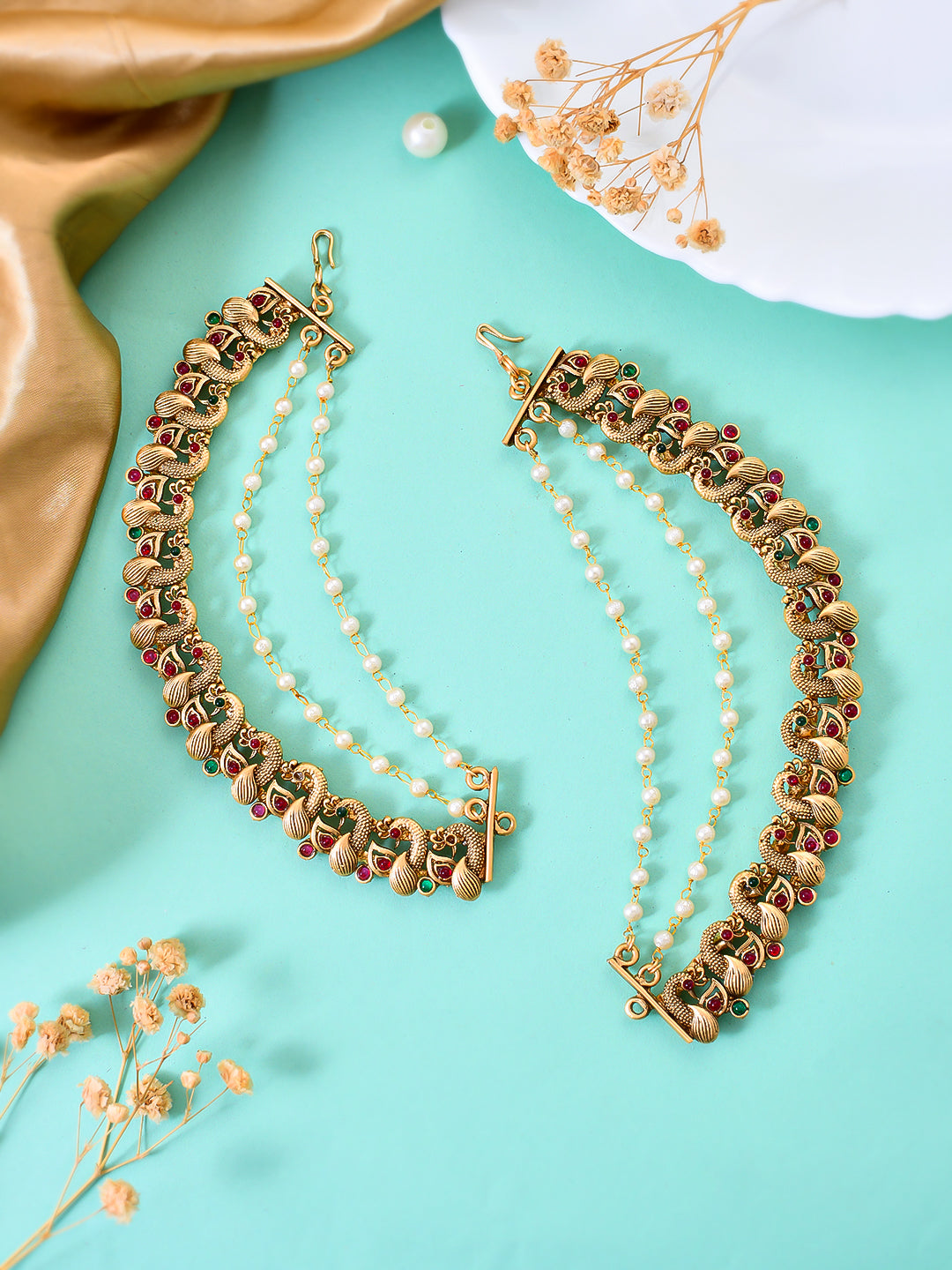 Elegant Golden Cascade Earrings.