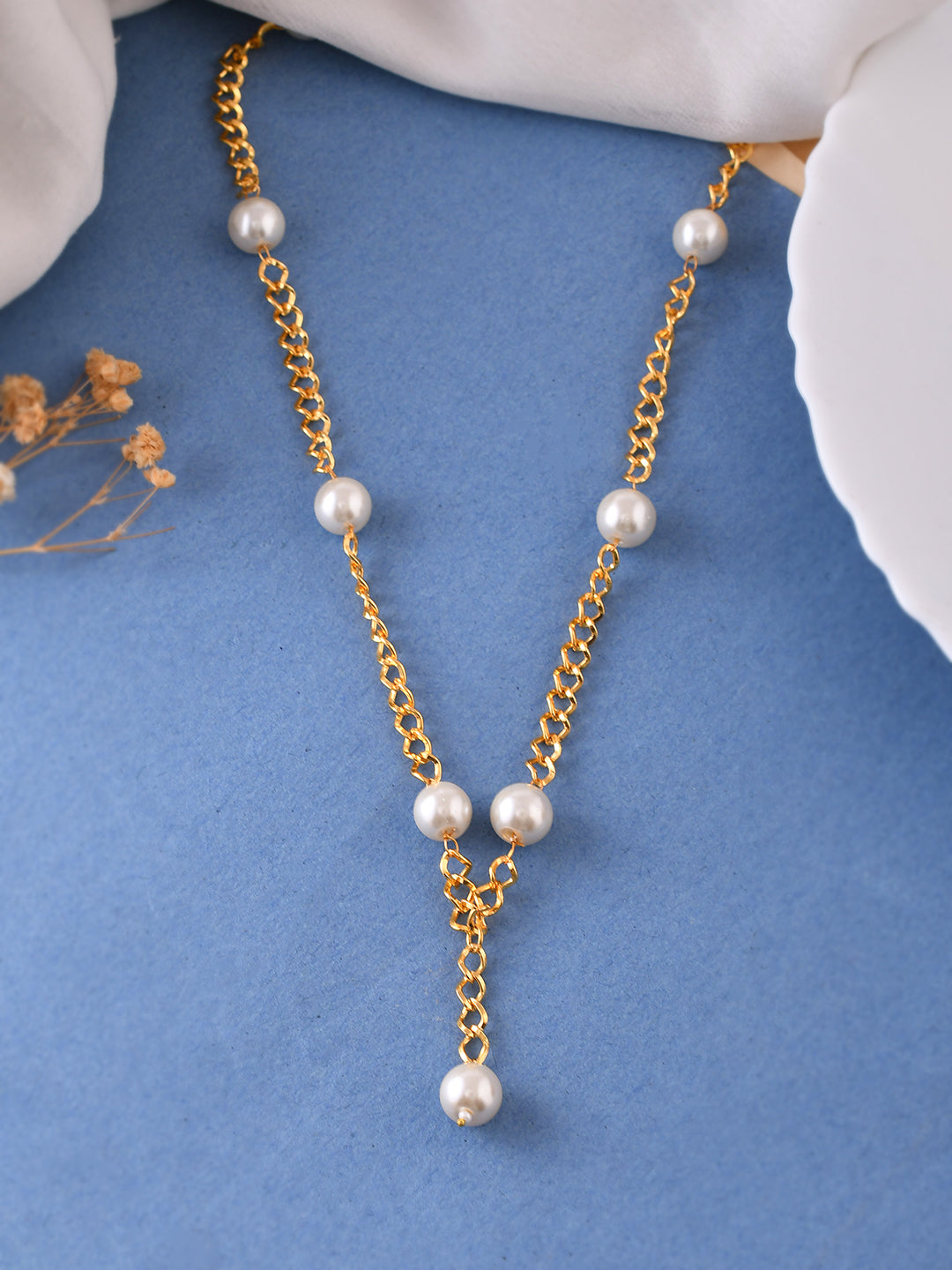 Gold Chain Necklace with Lustrous Pearls