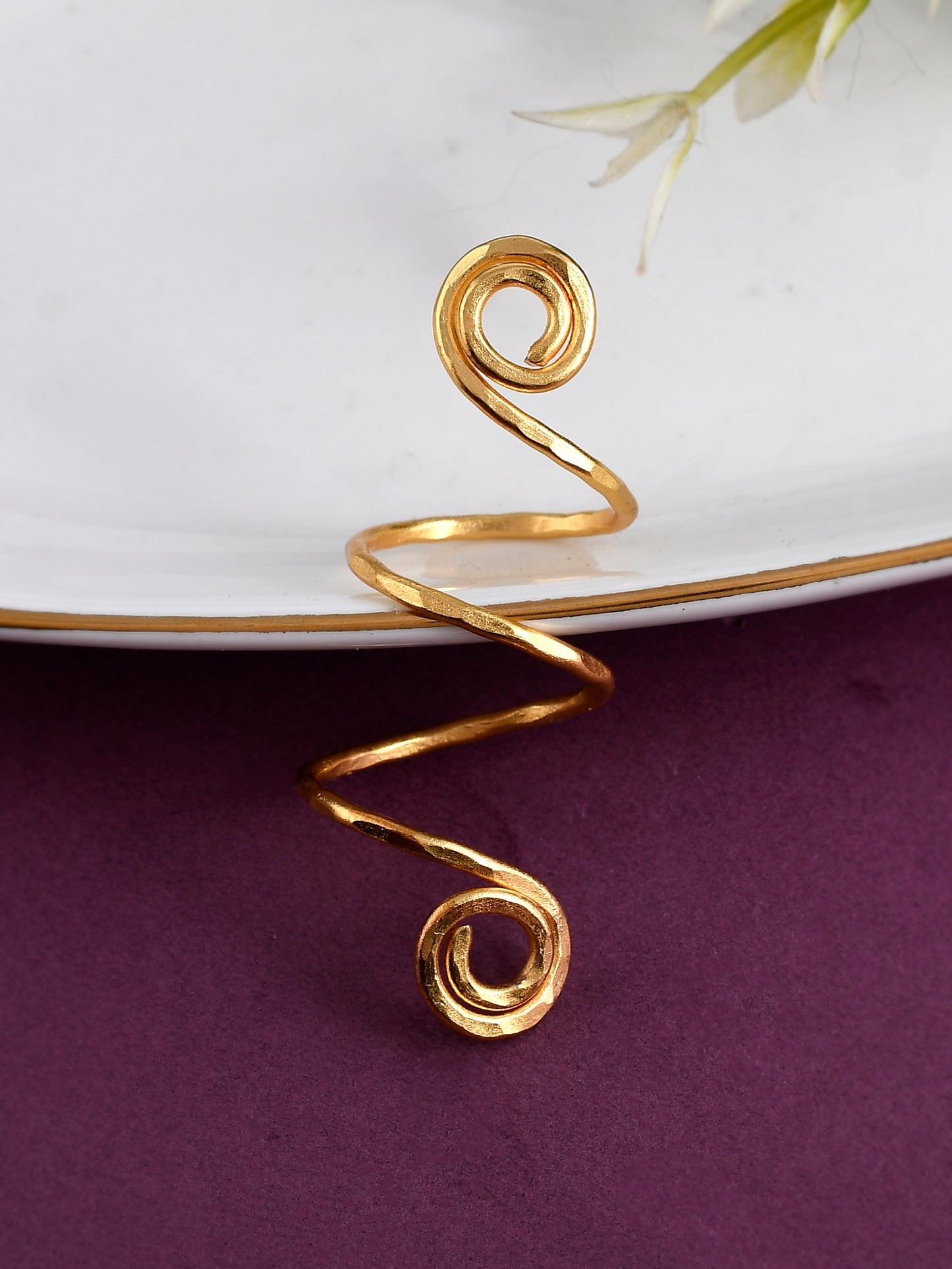 Round gold plated finger ring