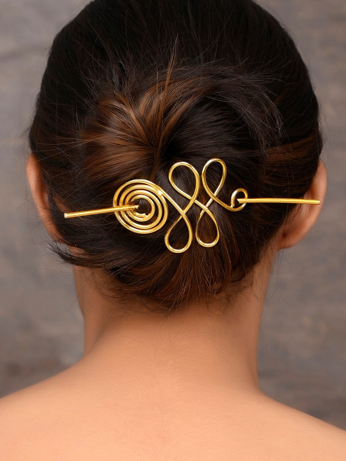 Women gold toned embellished hair accessory