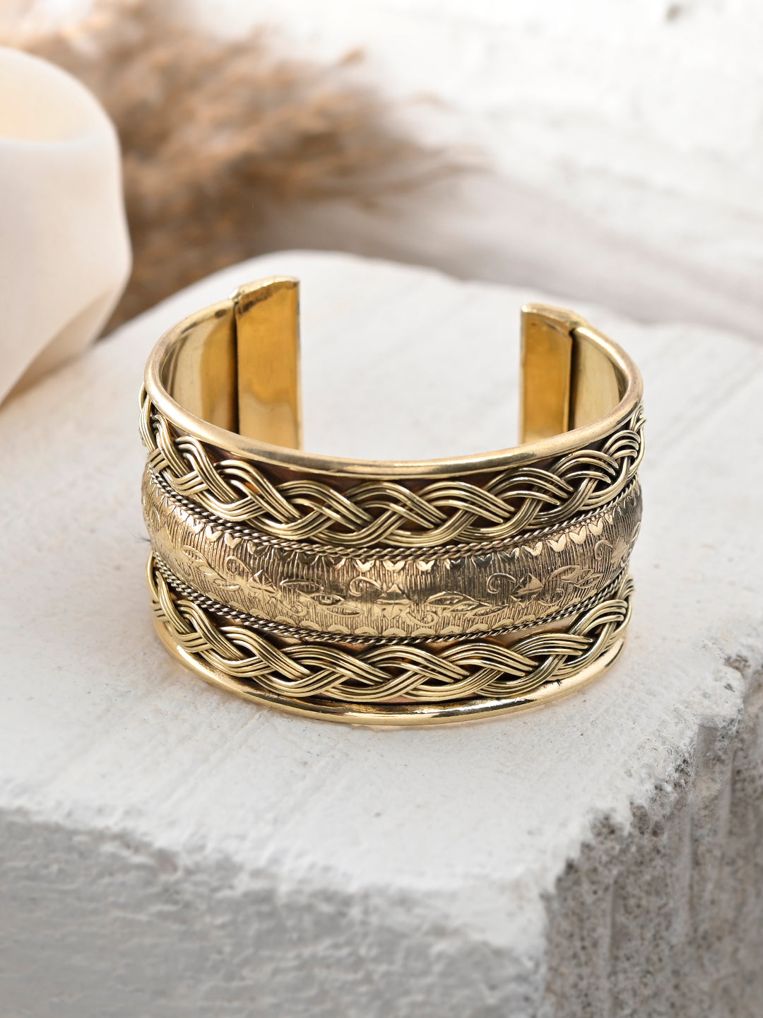 Luxurious Gold Cuff Bracelet For women