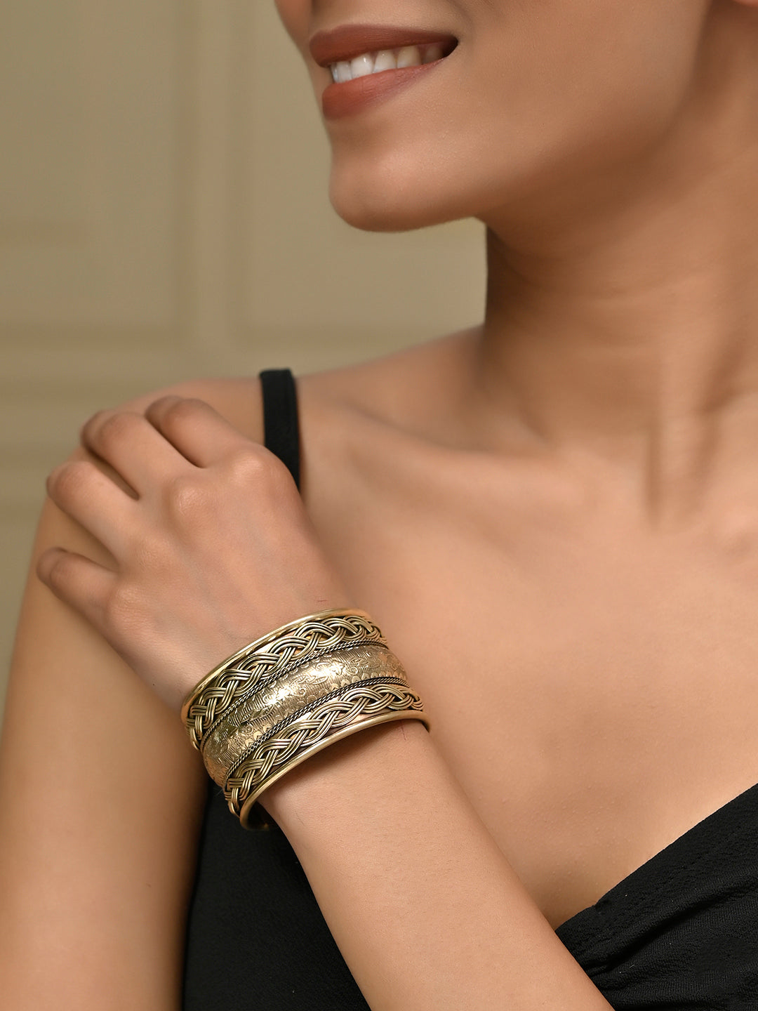 Luxurious Gold Cuff Bracelet For women