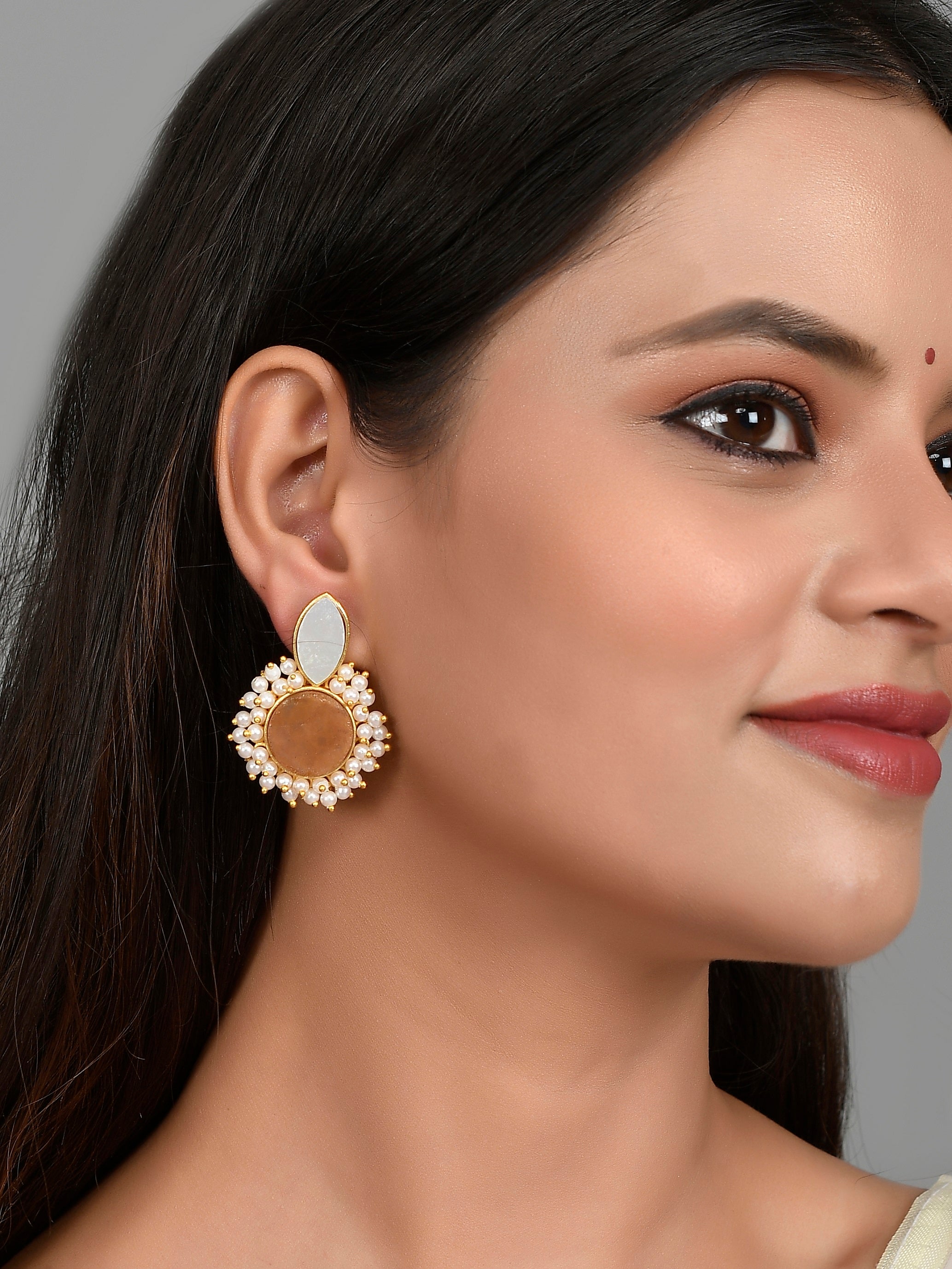 Stylish Gold Earrings Plain Floral Design Stud 01-05 - SPE GOLD - Online  Gold Jewellery Shopping Store in Poonamallee