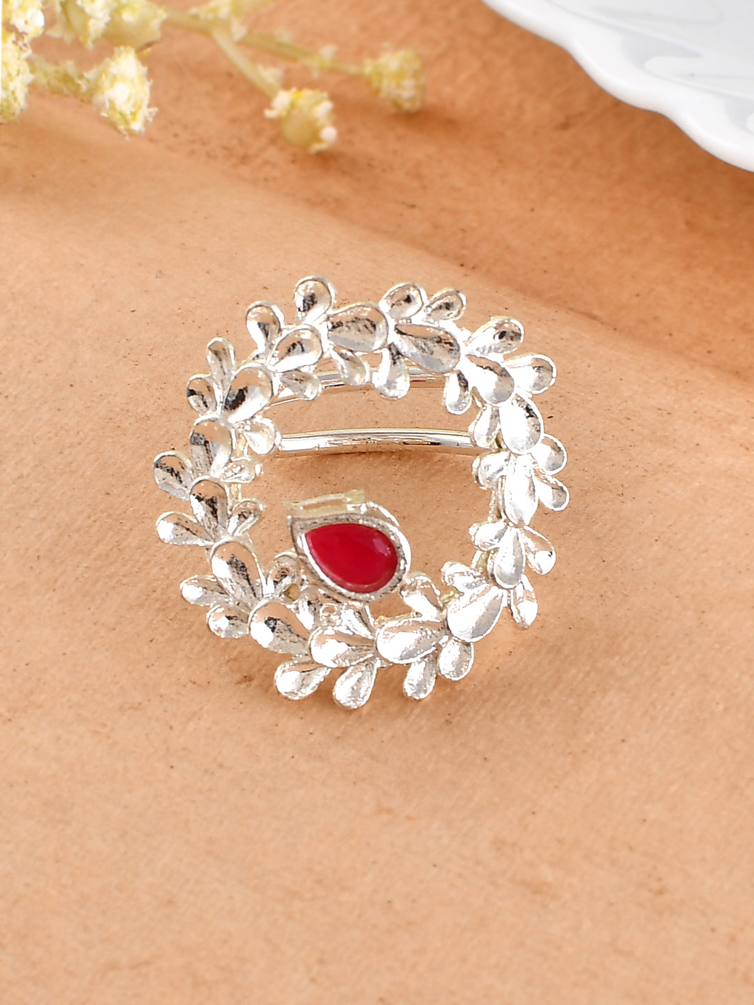 Silver Plated Floral Designer Finger Ring.