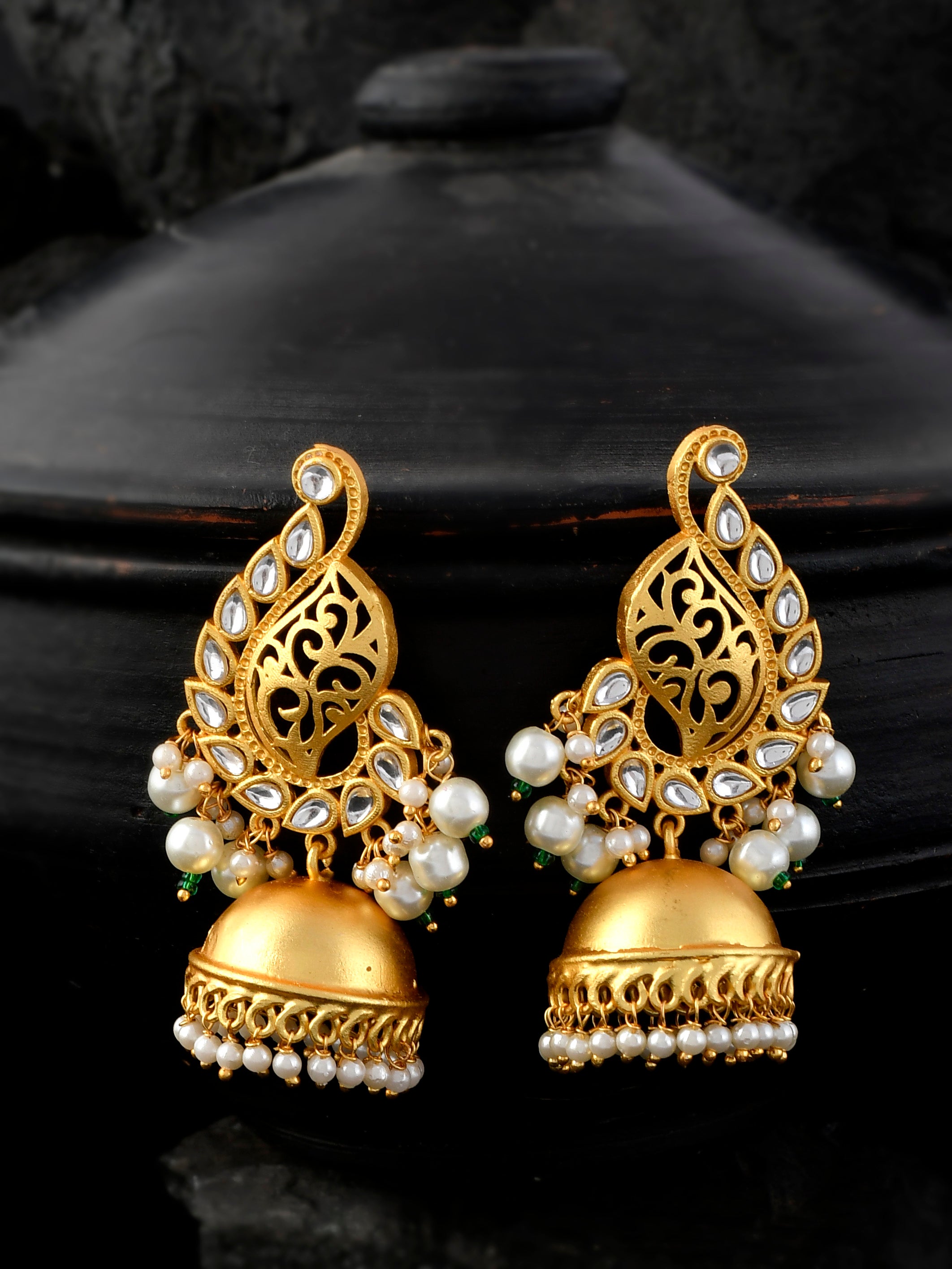 Buy 22Kt Gold Antique Designer Kundan Jhumka Earrings 136VG224 Online from  Vaibhav Jewellers