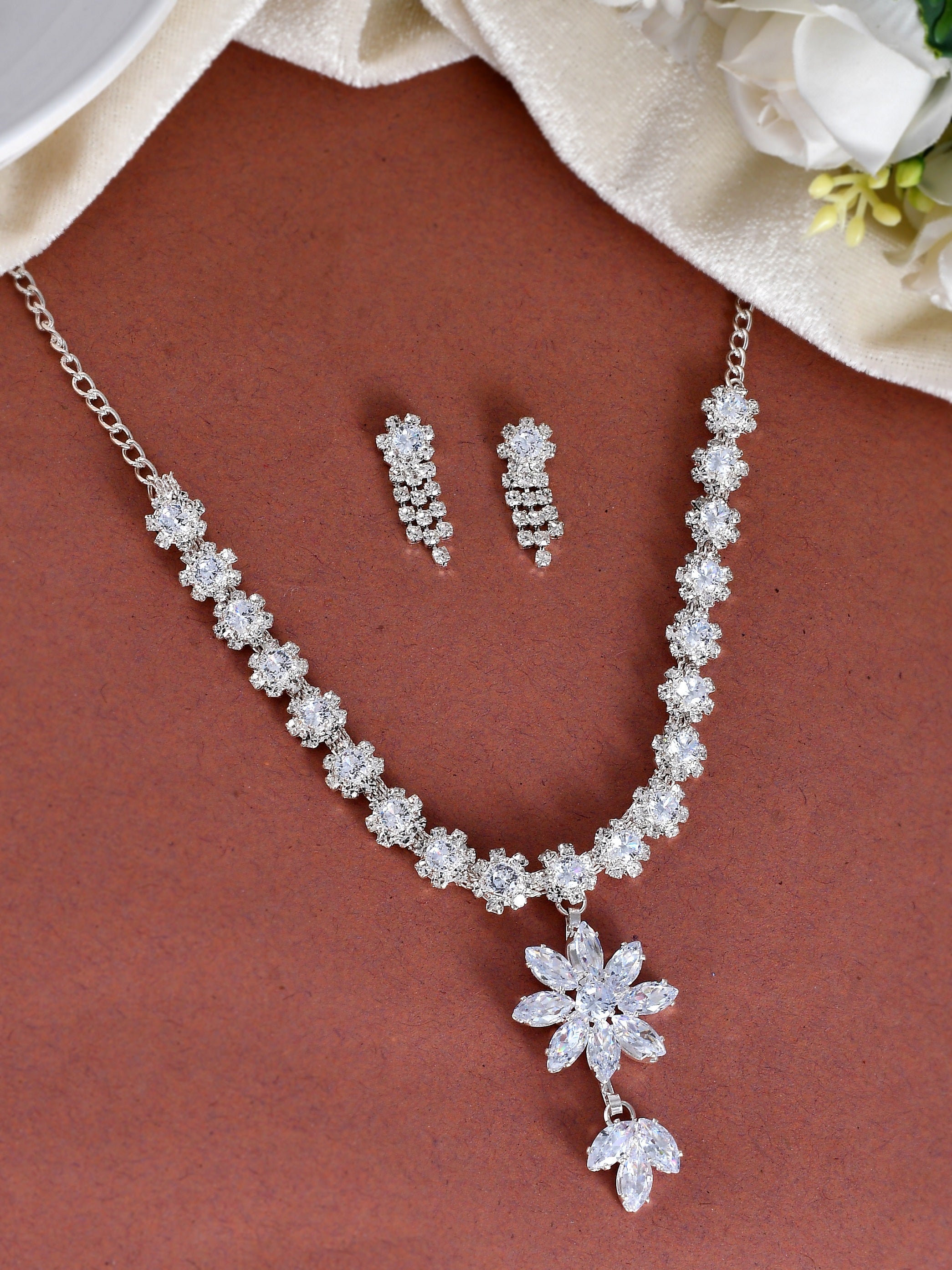 White cubic zirconia necklace-sets - Sanvi Jewels Pvt. Ltd. - 3945054