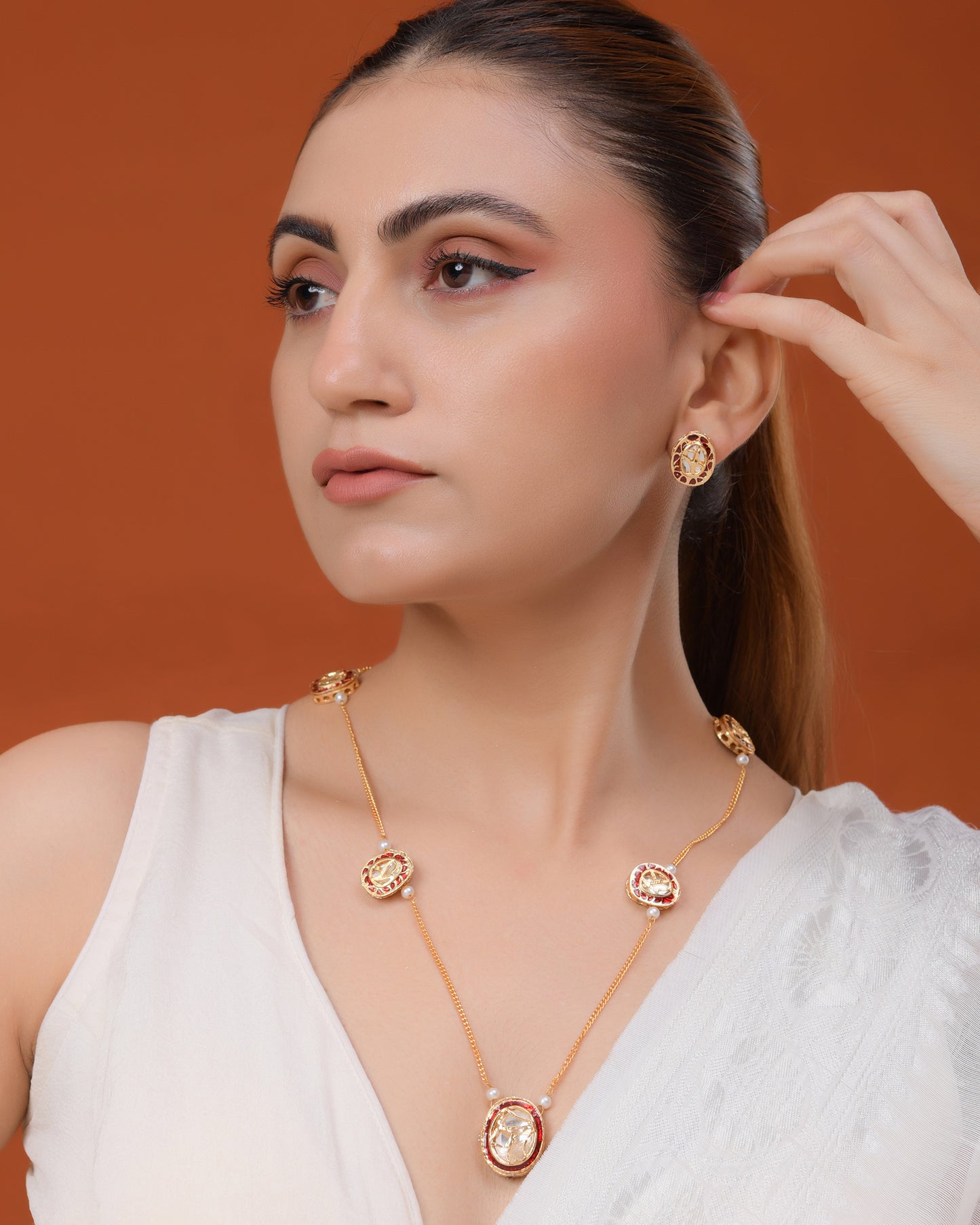 Kundan Pendant Necklace Set with Stud Earrings for Women | Minimal Traditional Teardrop Kundan Jewellery Set