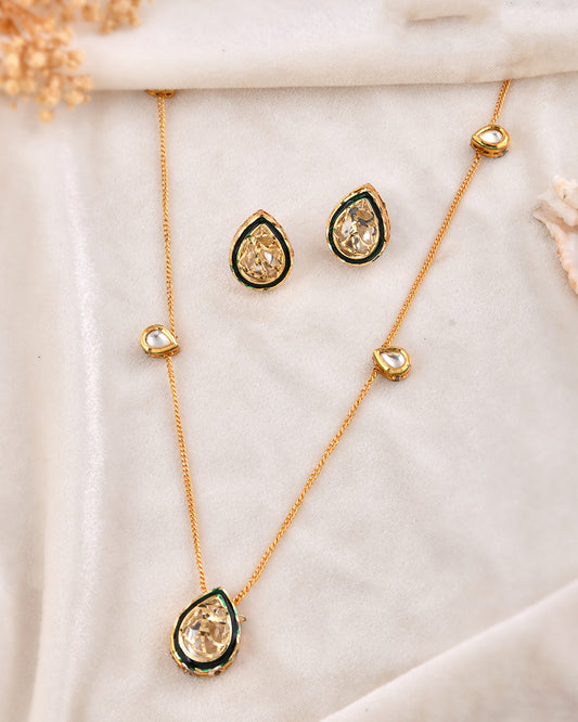 Kundan Pendant Necklace Set with Stud Earrings for Women | Minimal Traditional Teardrop Kundan Jewellery Set