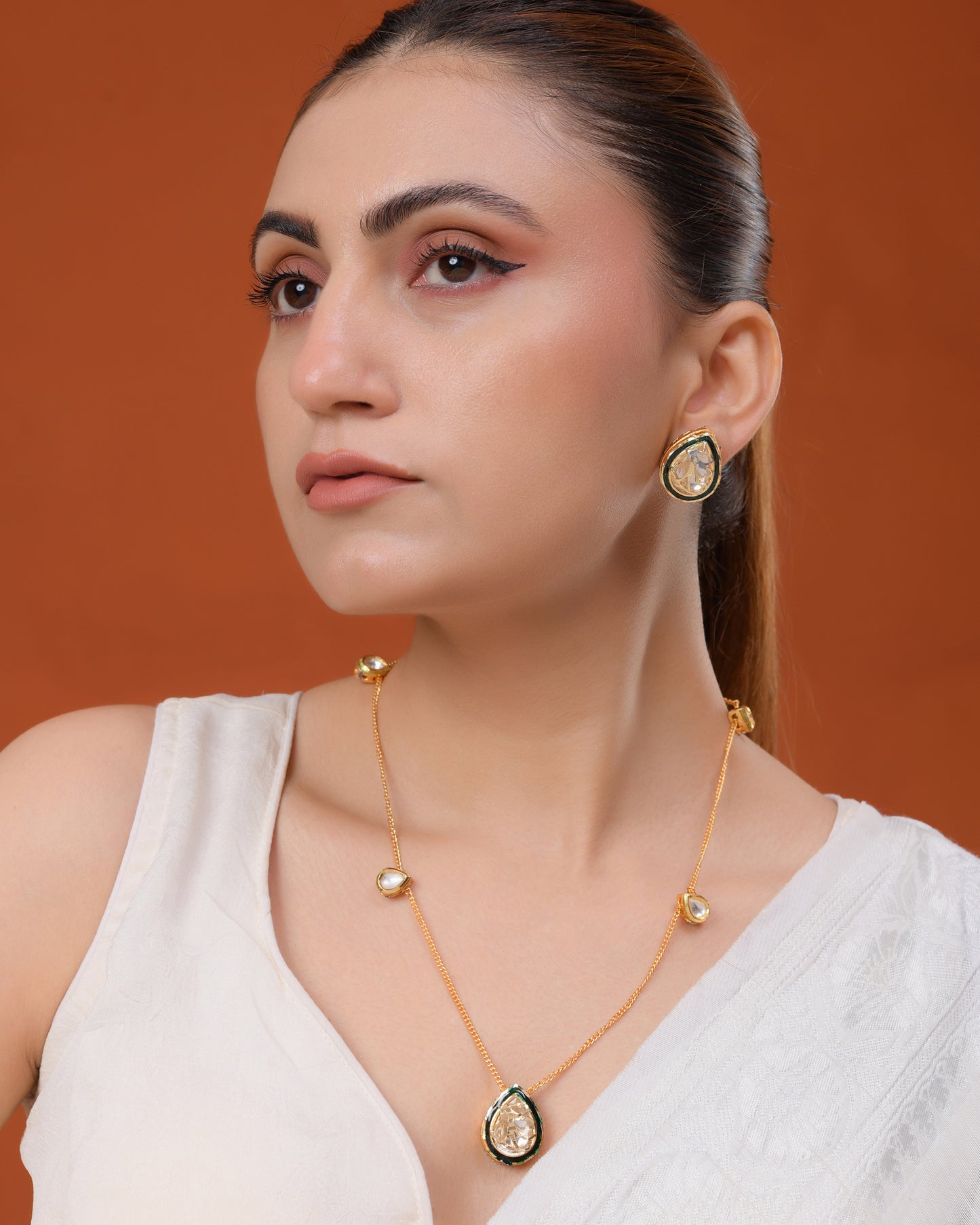 Kundan Pendant Necklace Set with Stud Earrings for Women | Minimal Traditional Teardrop Kundan Jewellery Set