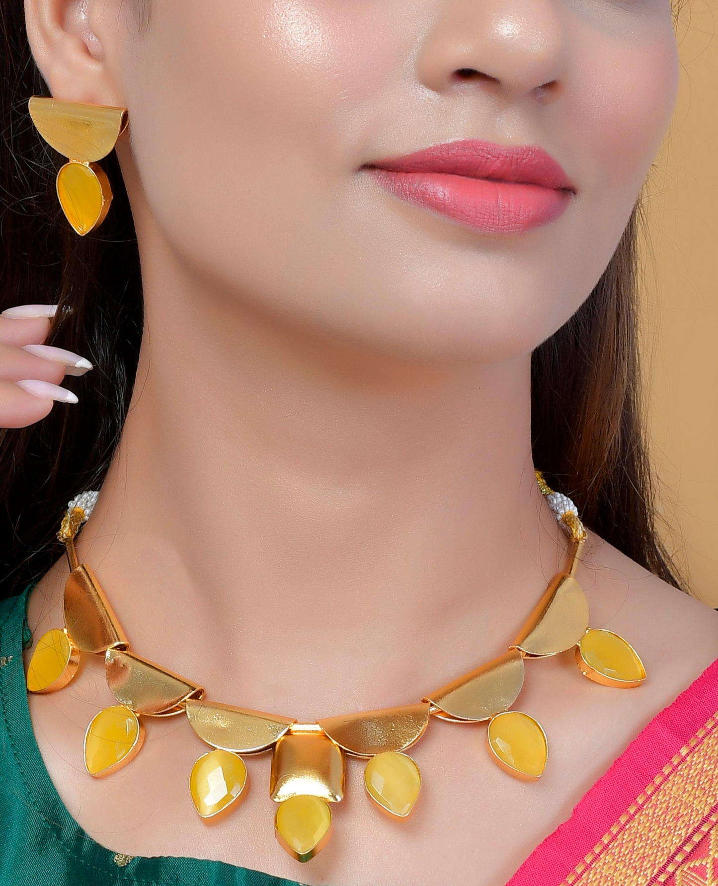 Amathaunta Gold plated Jewellery Set