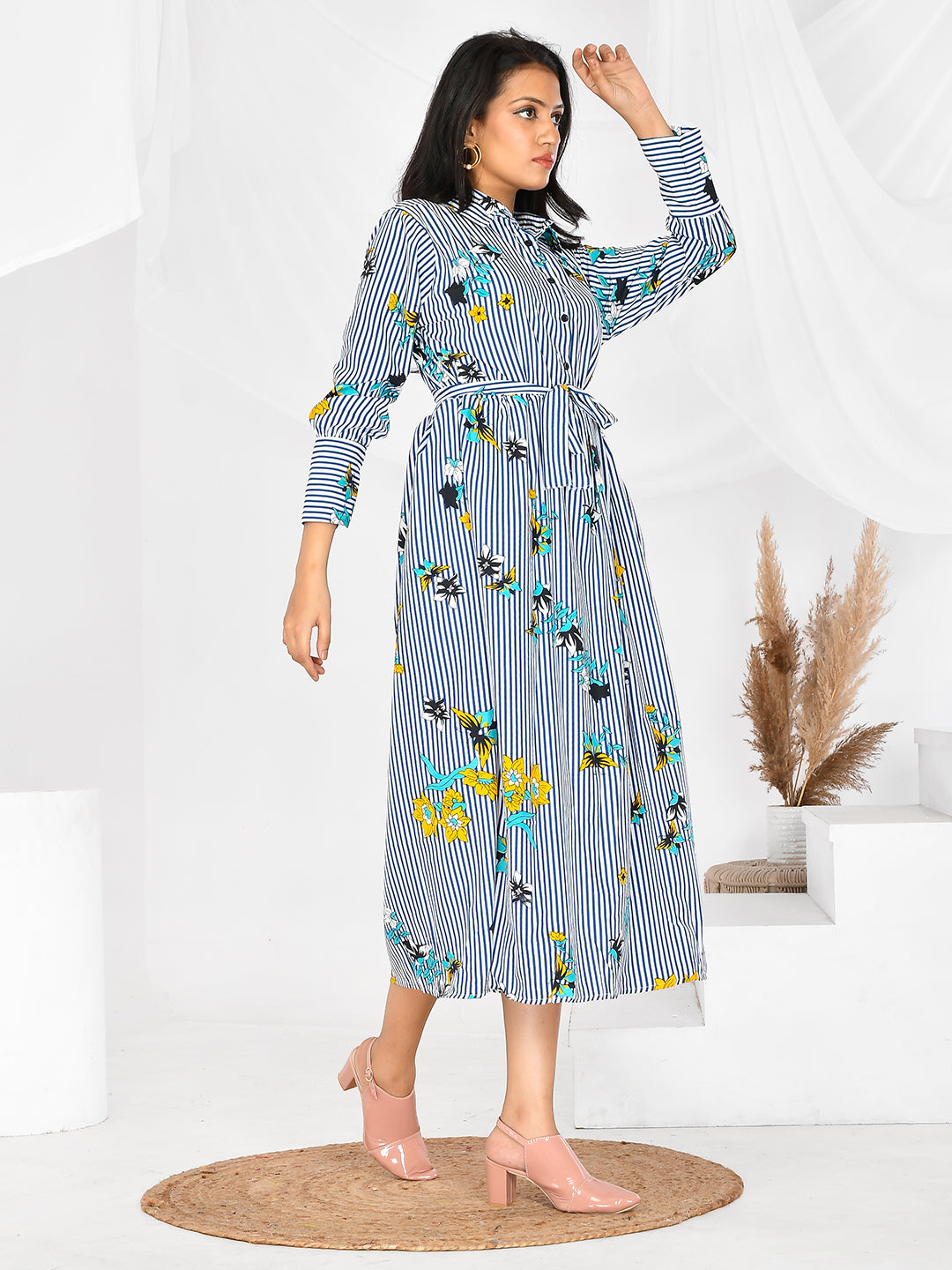 Get ready to slay in this grey printed party wear western dress for girls and women. With its stylish design and comfortable fit, you'll be the center of attention at any event. Perfect for any season, this dress is a must-have for your wardrobe. Don't miss out on this fashion-forward piece.