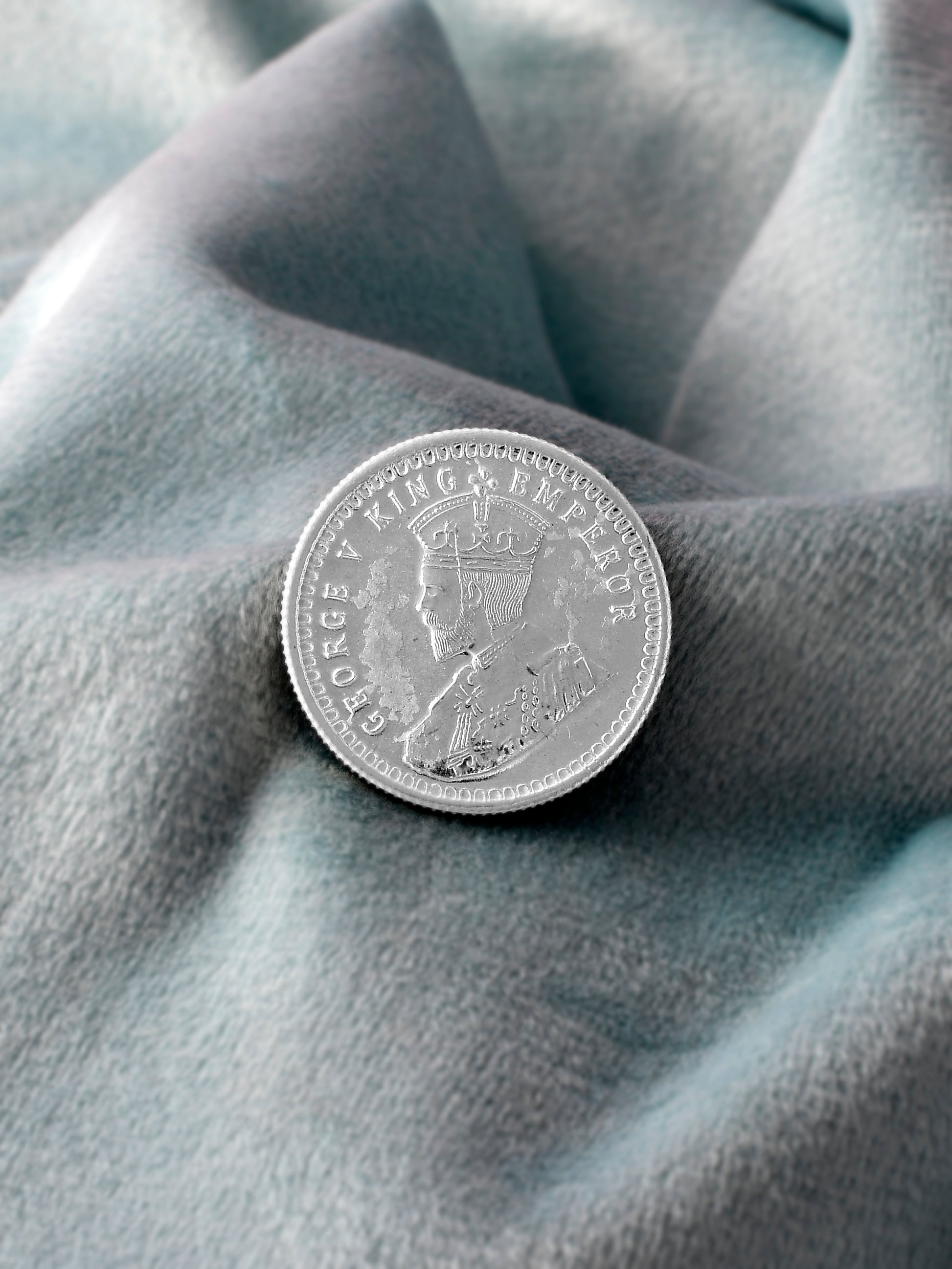 Grams Circle Shaped King George 999 Silver Coin