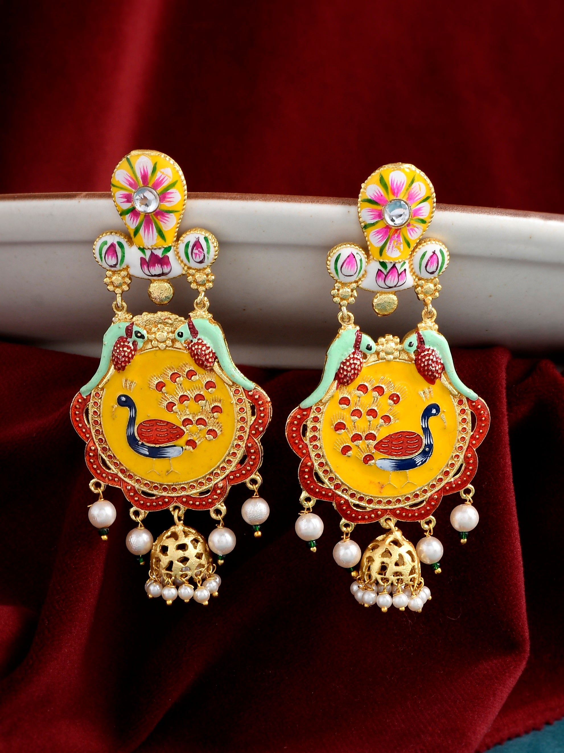 Buy Women Gold Finish Kundan And Red Stone Jhumka Earrings - Wedding  Wonders - Indya