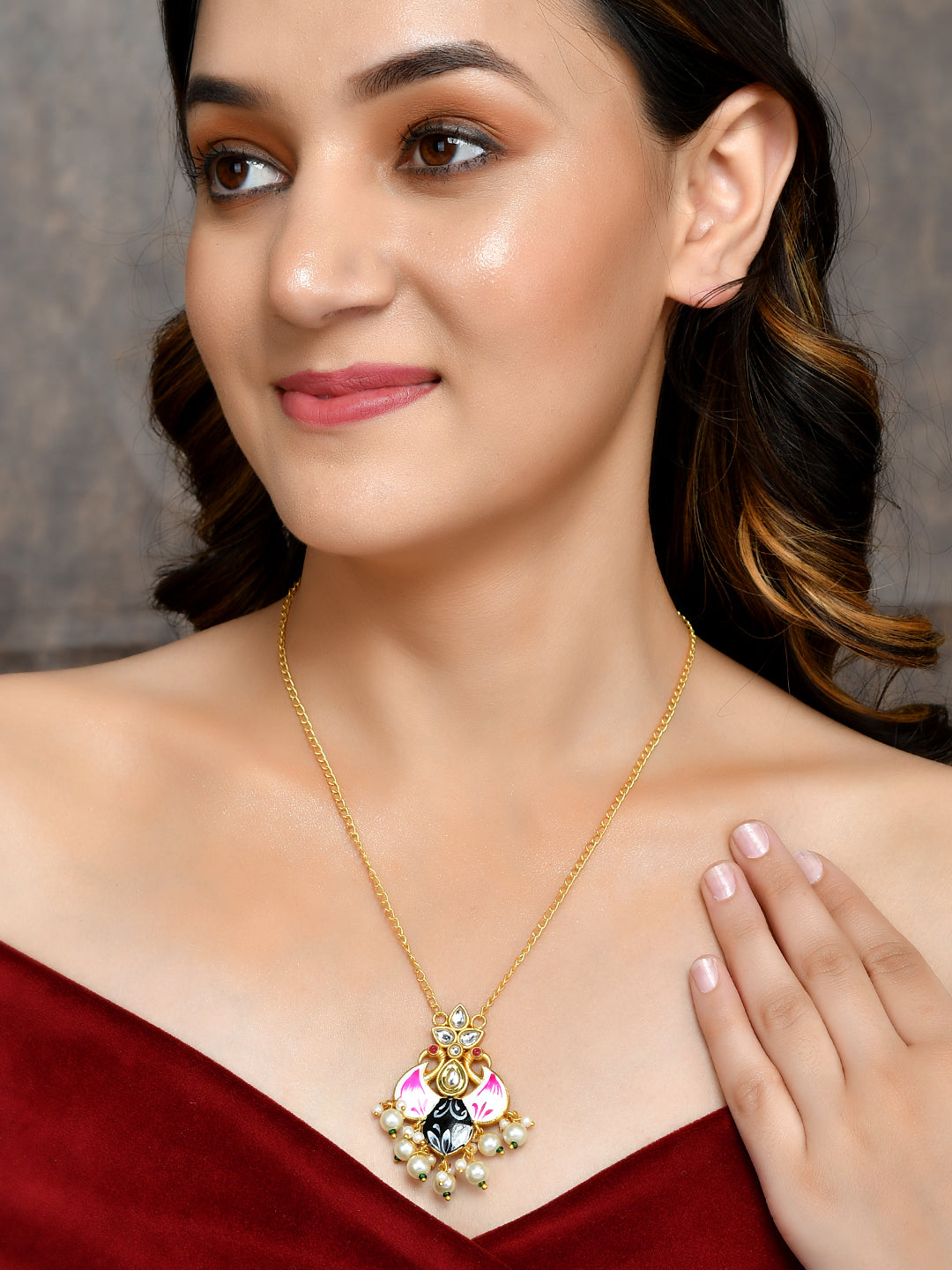 Kundan locket store designs