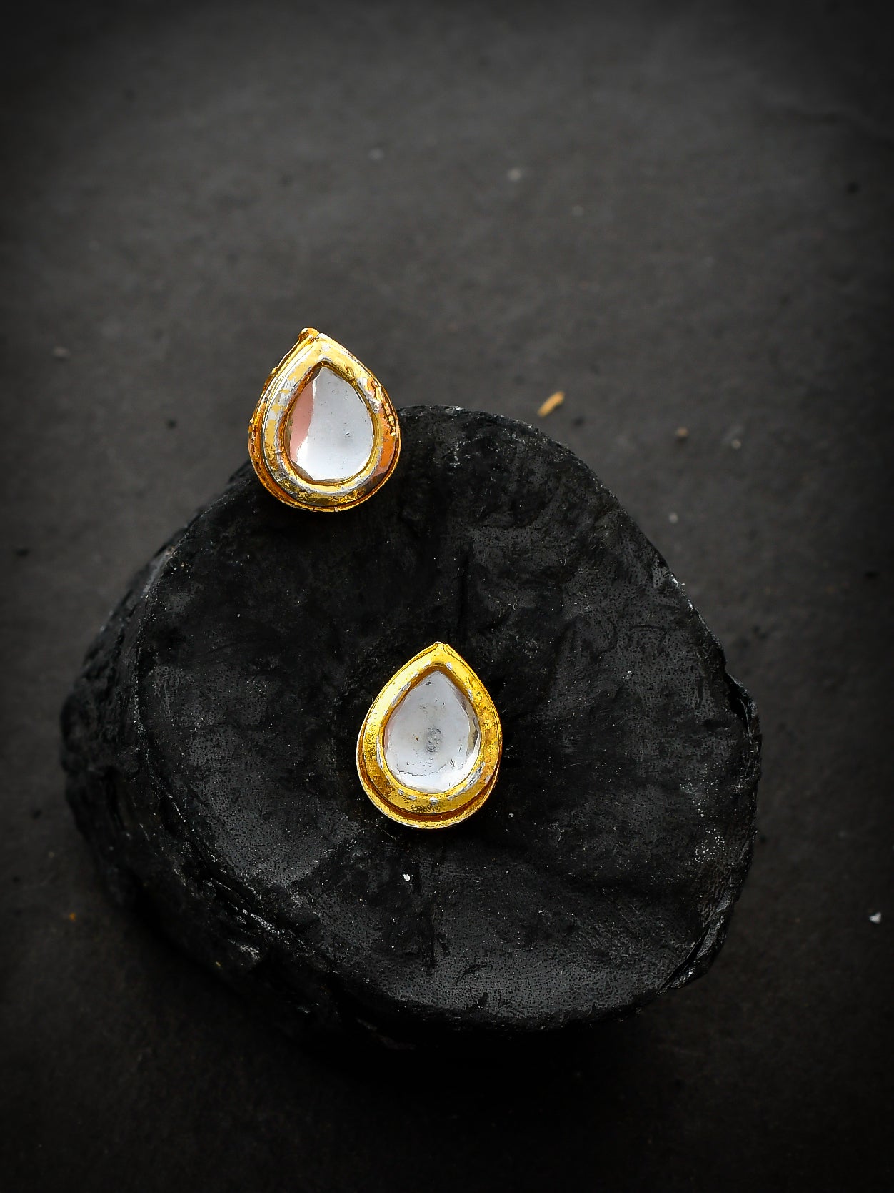 Classic Antique Kundan Gold Plated Studs Earrings for Girls/women Online