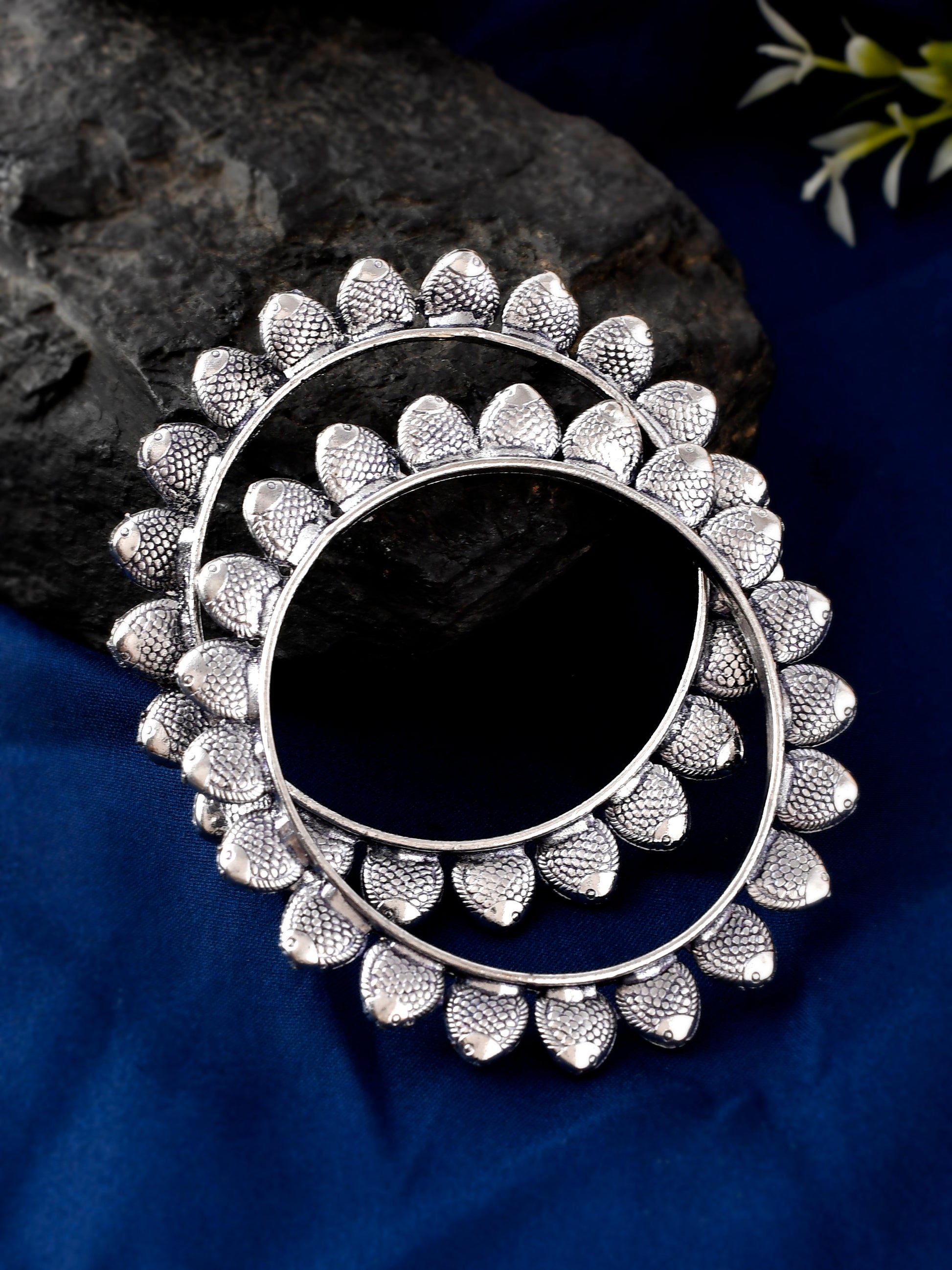 Buy Set of Silver Toned Oxidised Filigree Shaped Bangles for