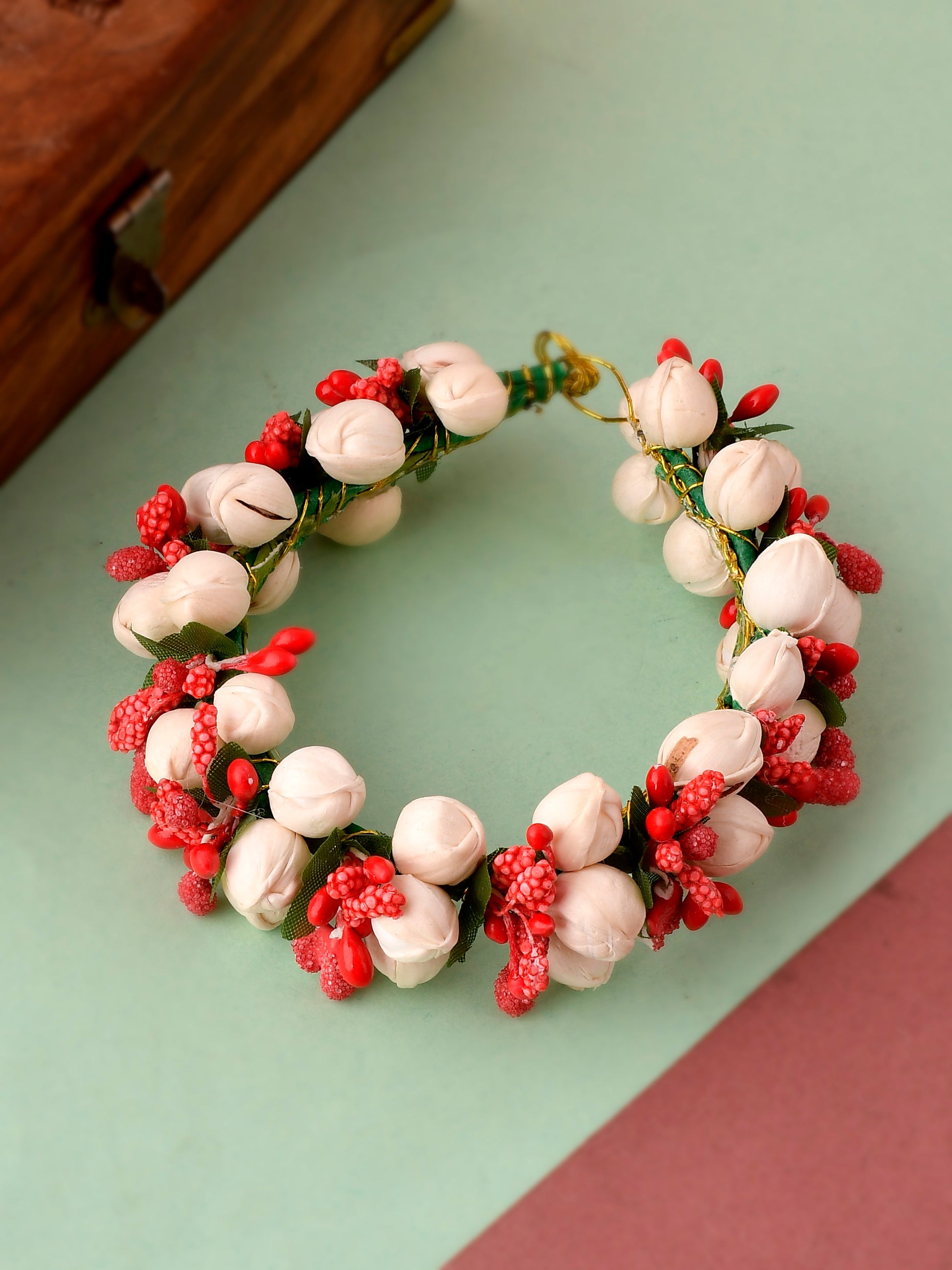 Women Red & White Toned Embellished Hair Accessory Set Online