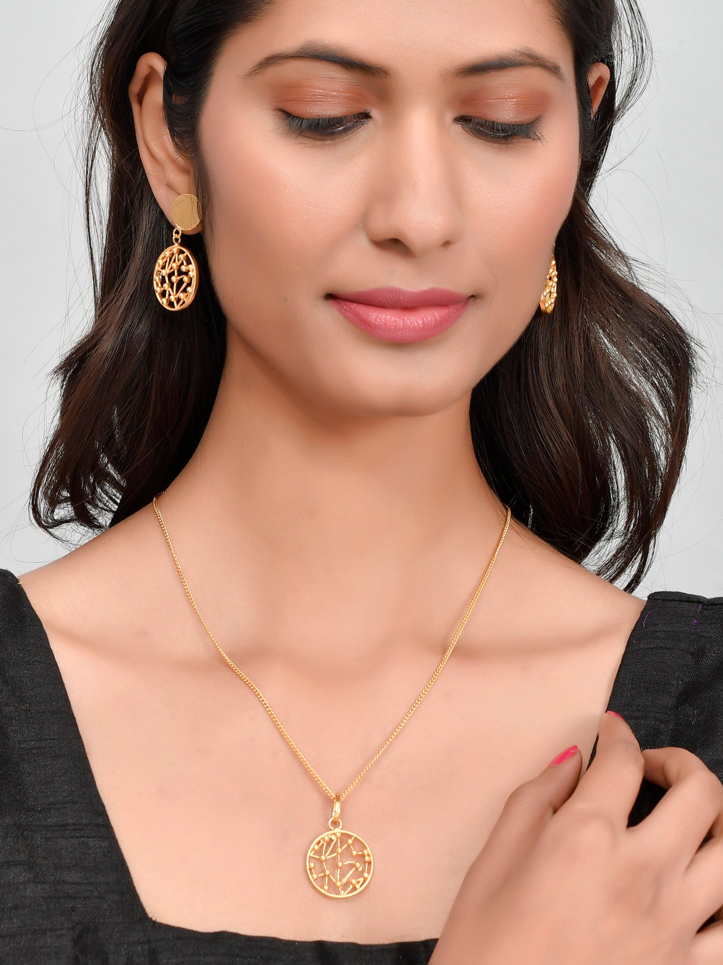 Gold Plated Contemporary Pendant With Earrings for Women Online