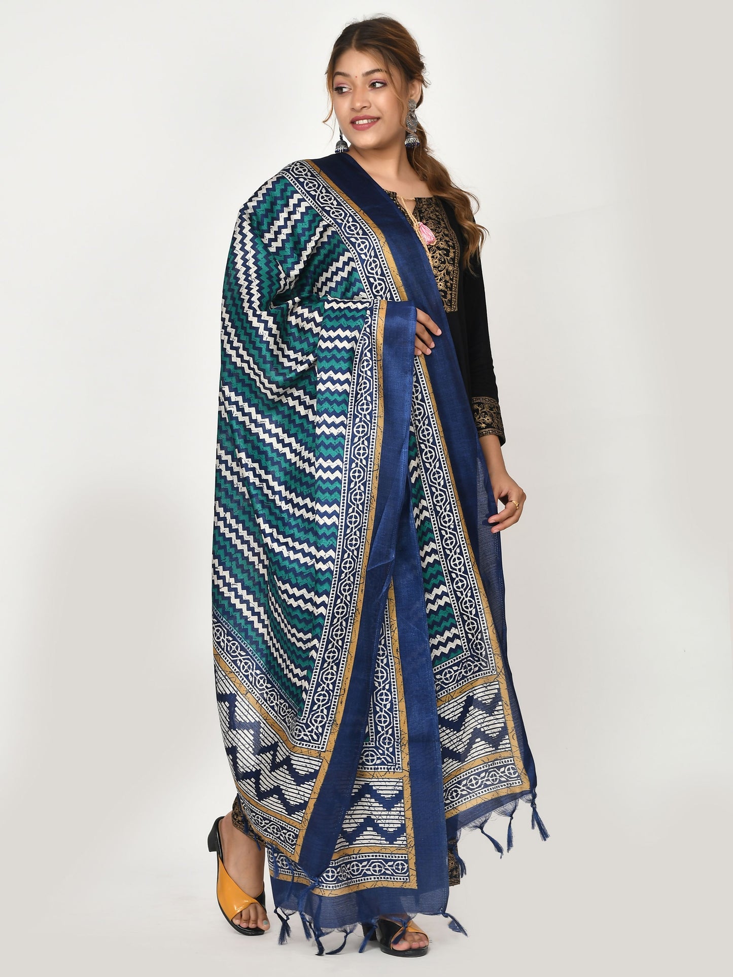 Kesarya Blue Green Geometric Printed Dupatta