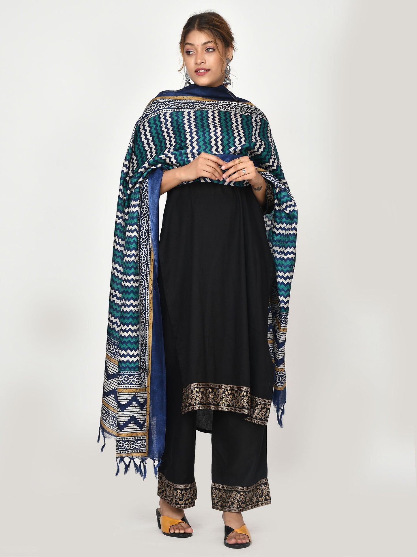 Kesarya Blue Green Geometric Printed Dupatta