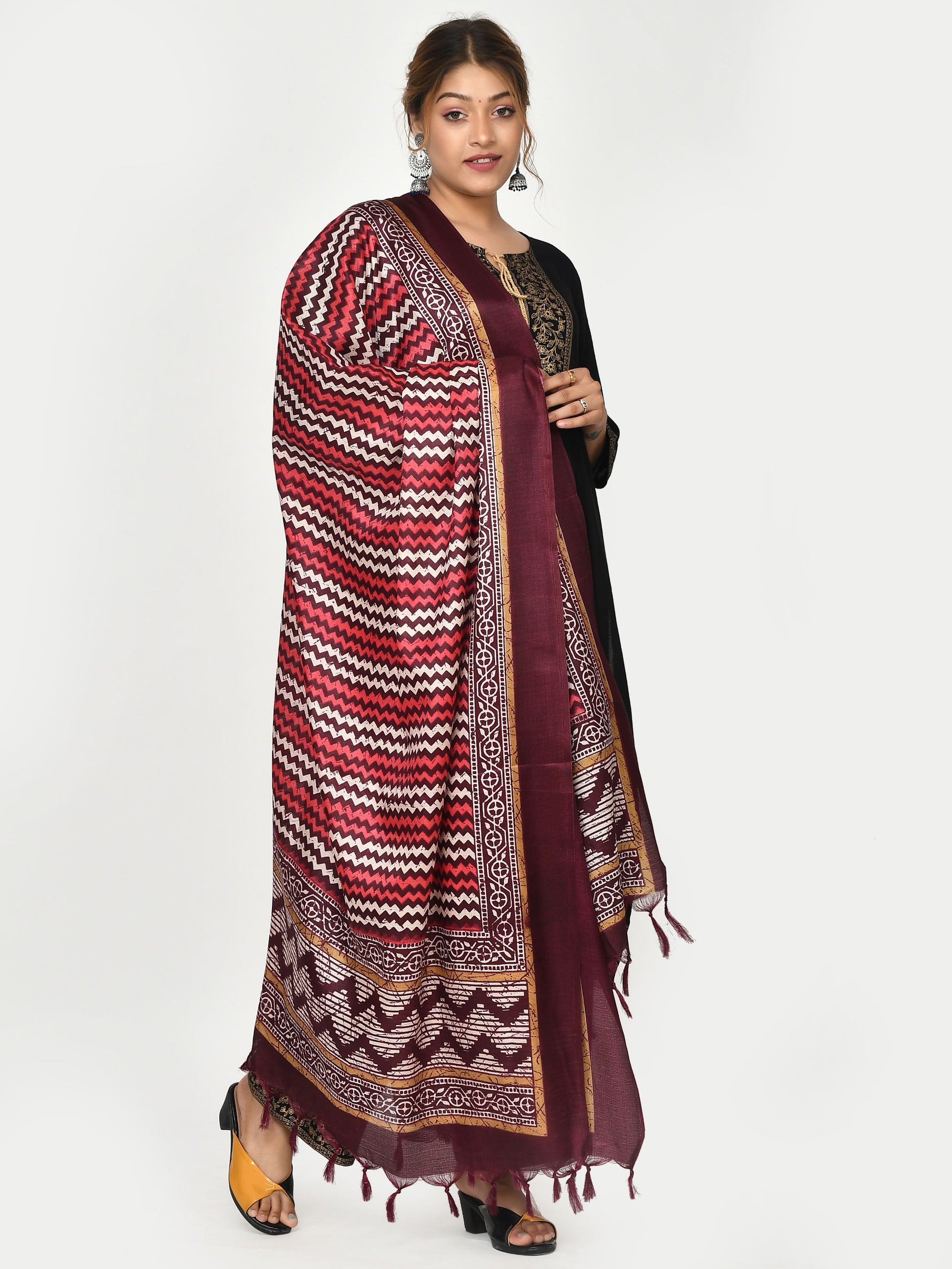 Kasarya Pink Maroon Geometric Printed Dupatta