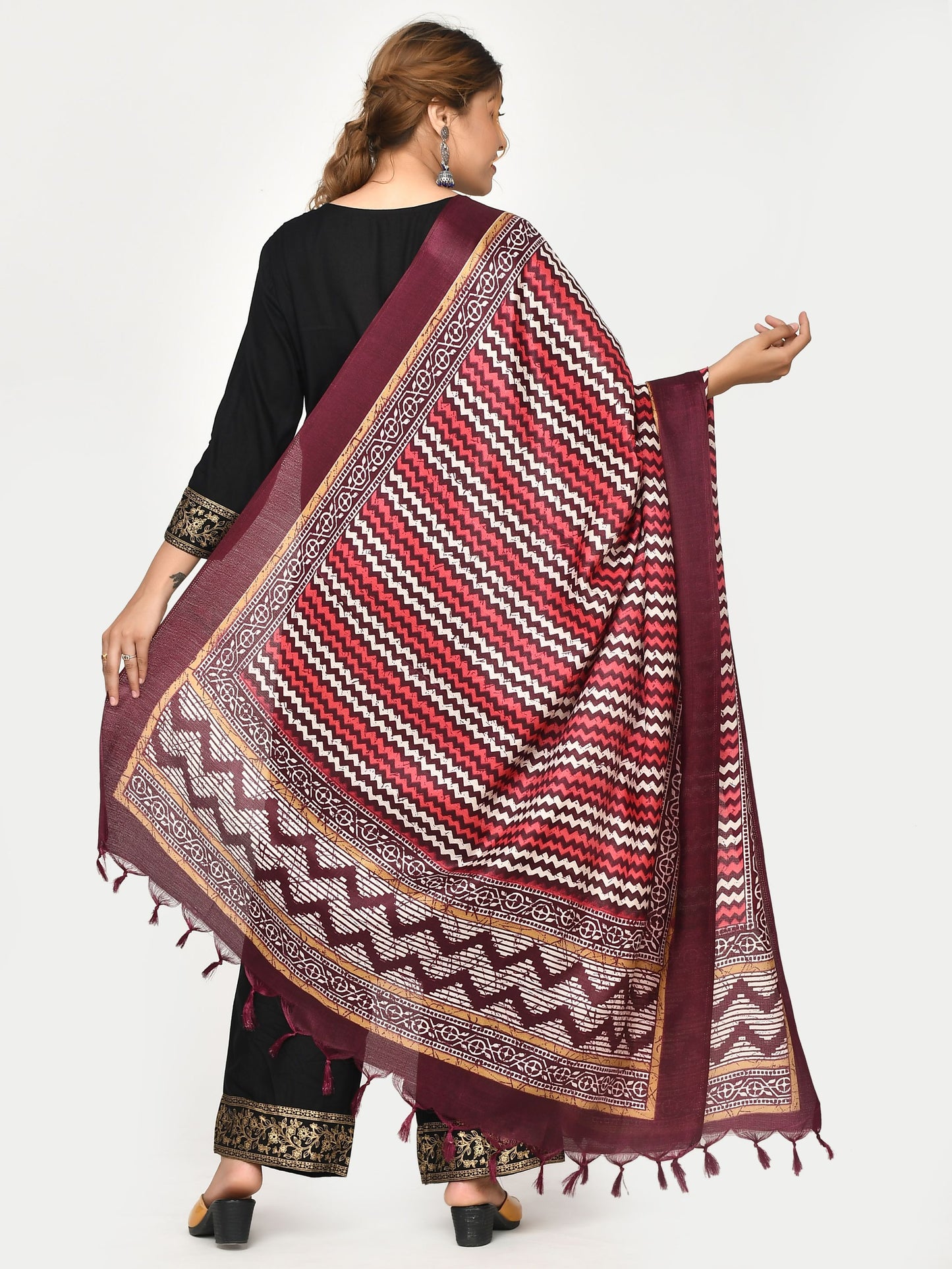 Kasarya Pink Maroon Geometric Printed Dupatta